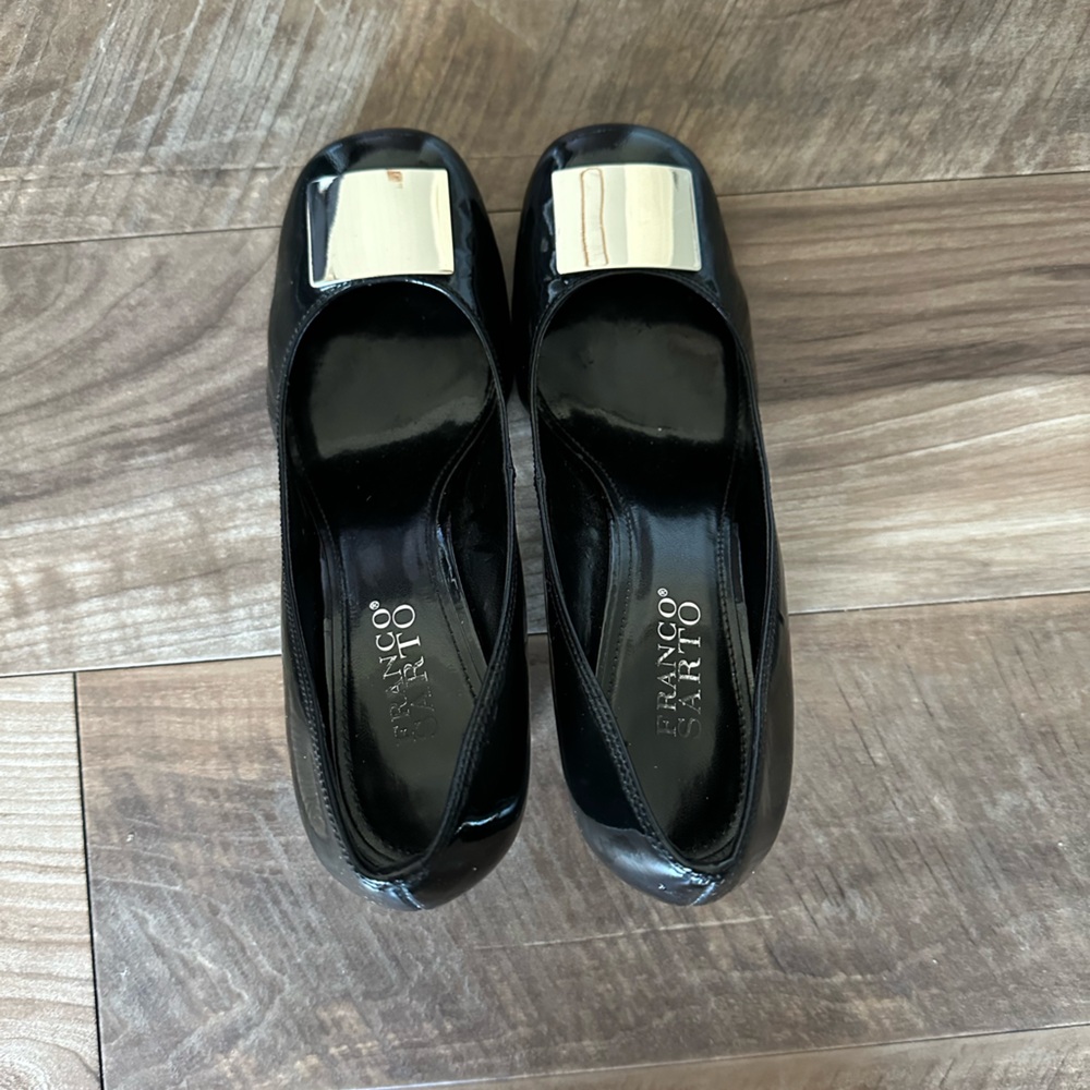 Franco Sarto Black Pumps with Silver Accent - Picture 3 of 8